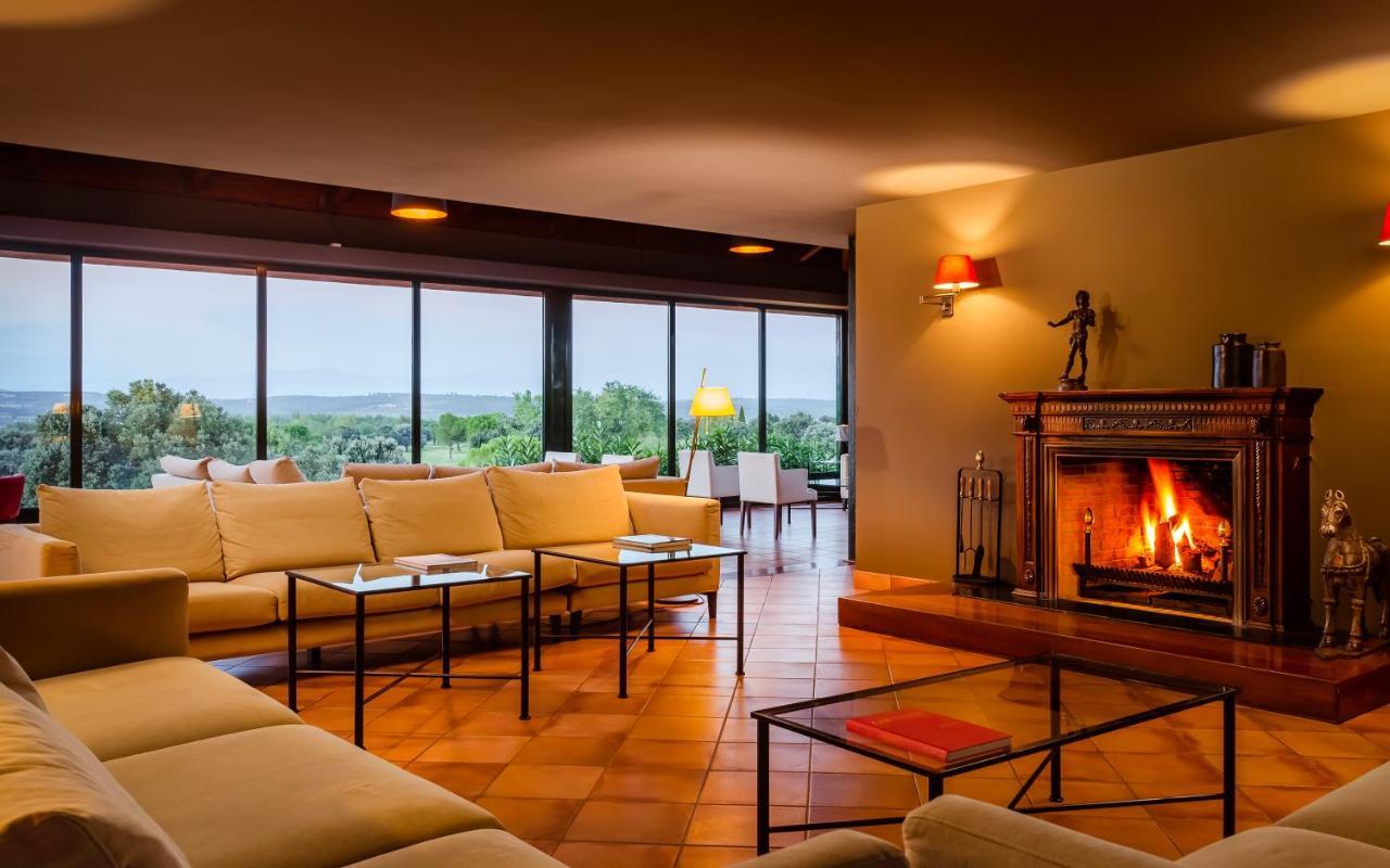 נוואטה Hotel Torremirona Golf & Spa מראה חיצוני תמונה