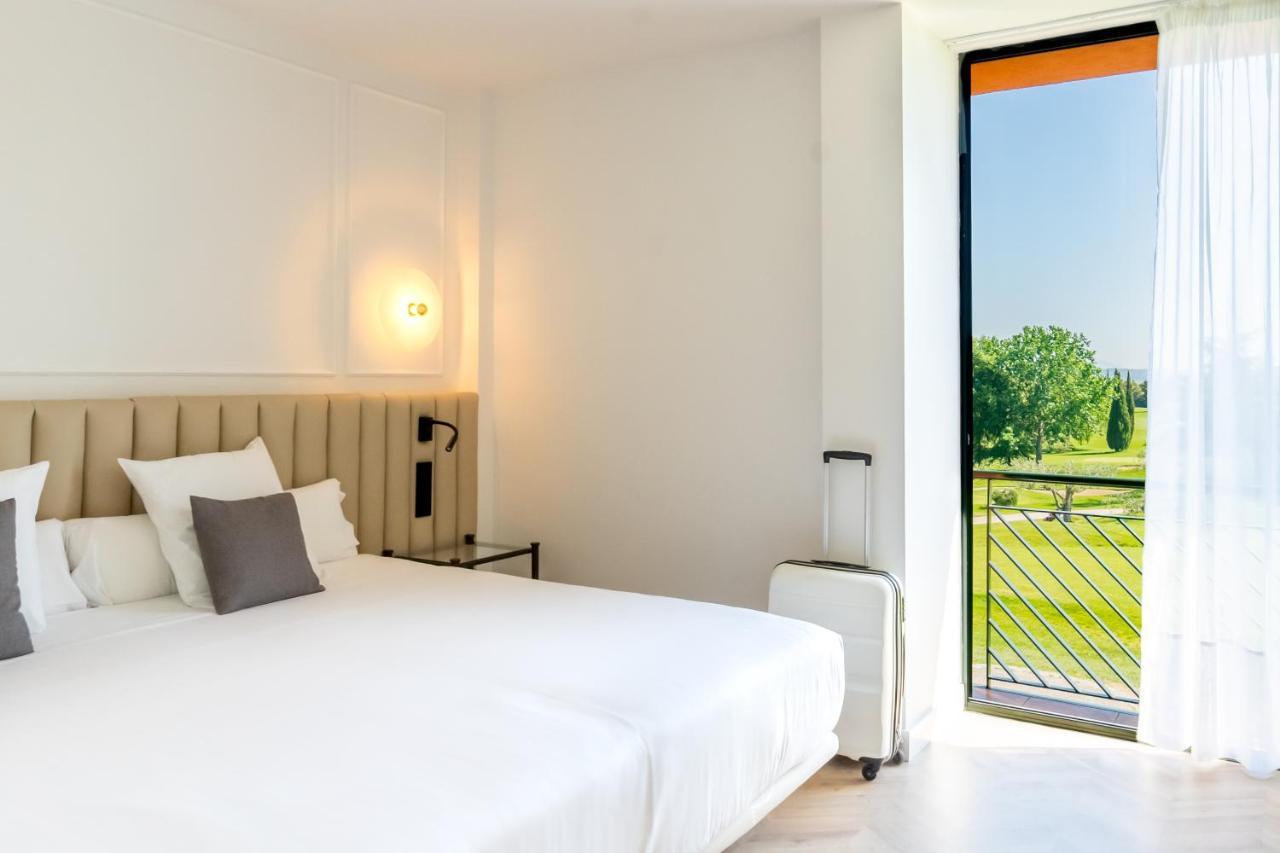 נוואטה Hotel Torremirona Golf & Spa מראה חיצוני תמונה