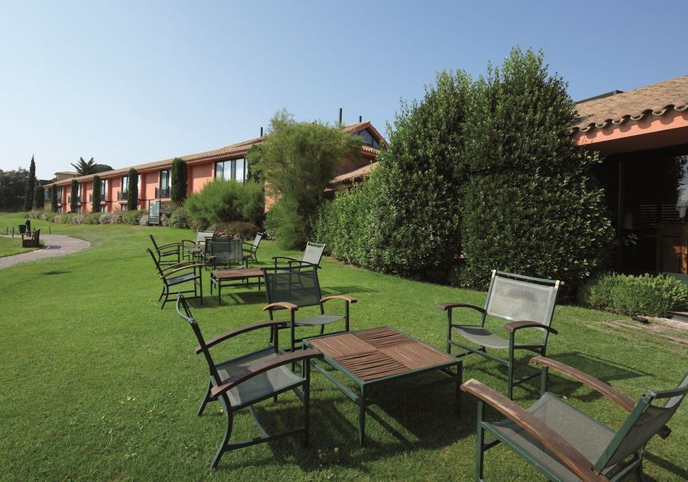 נוואטה Hotel Torremirona Golf & Spa מראה חיצוני תמונה